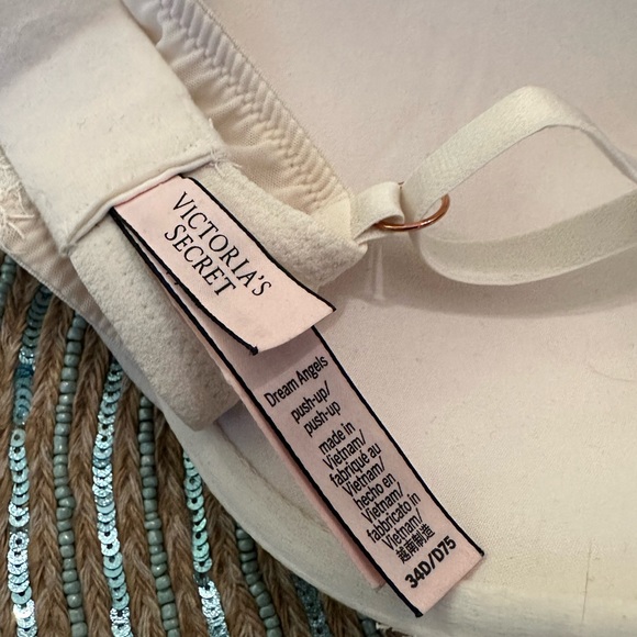 Victoria Secret Dream Angels Lace Push Up Bra- 34D - Picture 13 of 14